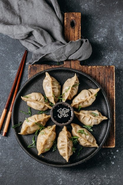 MOMOS